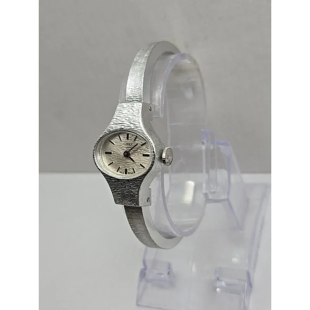 Vintage Timex Womens Textured Aluminum Manual Wind Silver Watch Cuff Unique